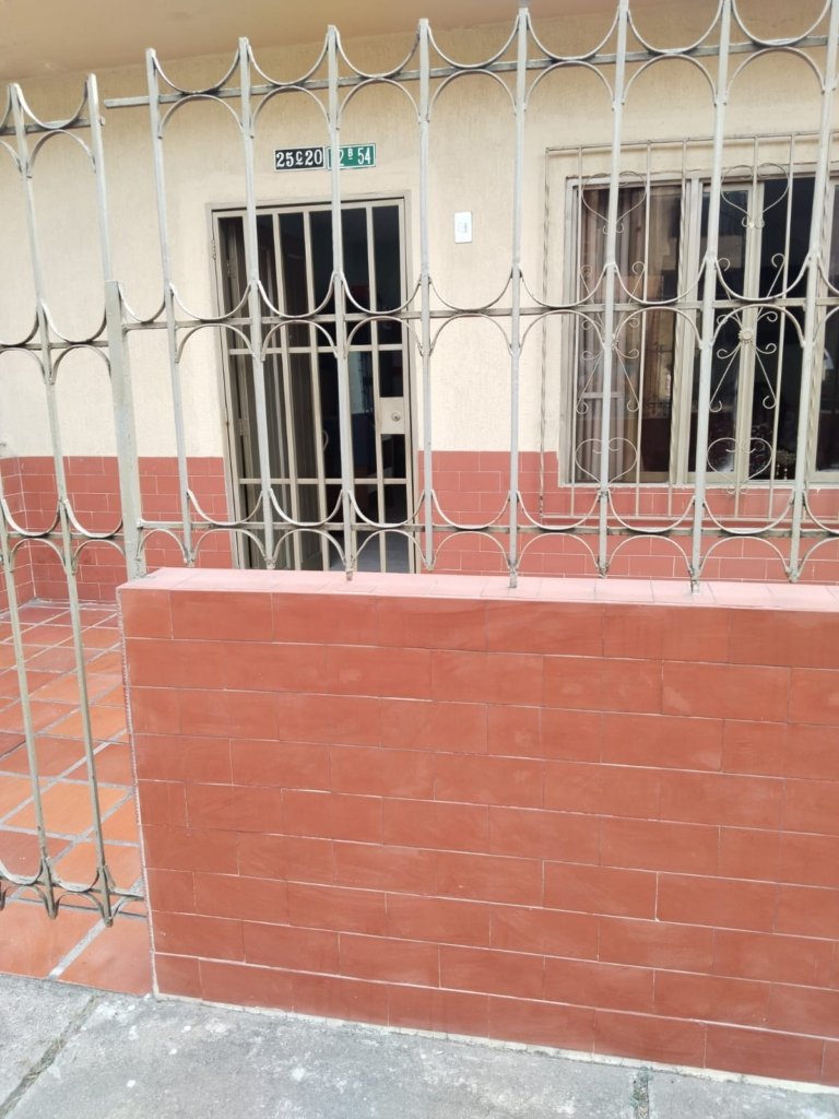 Casa en el barrio El Rodeo Cali, cerca a la inspección de la nueva Floresta