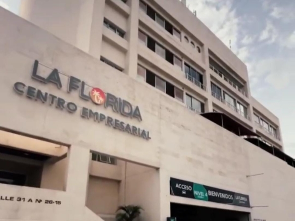 Se vende local en el Parqueadero centro Comercial la Florida