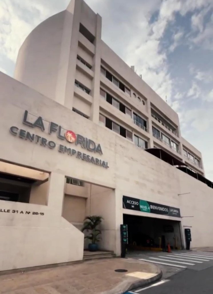 Se vende local en el Parqueadero centro Comercial la Florida