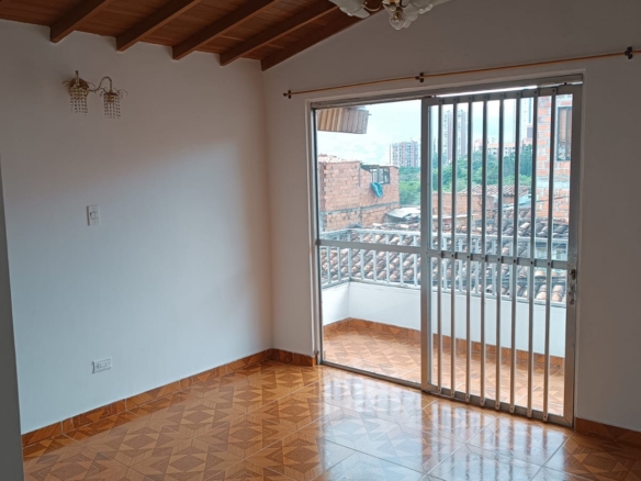 Apartamento barrio Enciso a la vuelta del viejo Paris Medellín