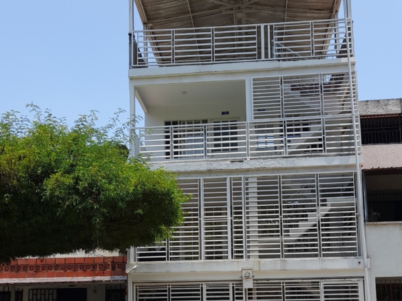 Casa en el barrio Brisas de los Alamos, Alameda del Rio Cali