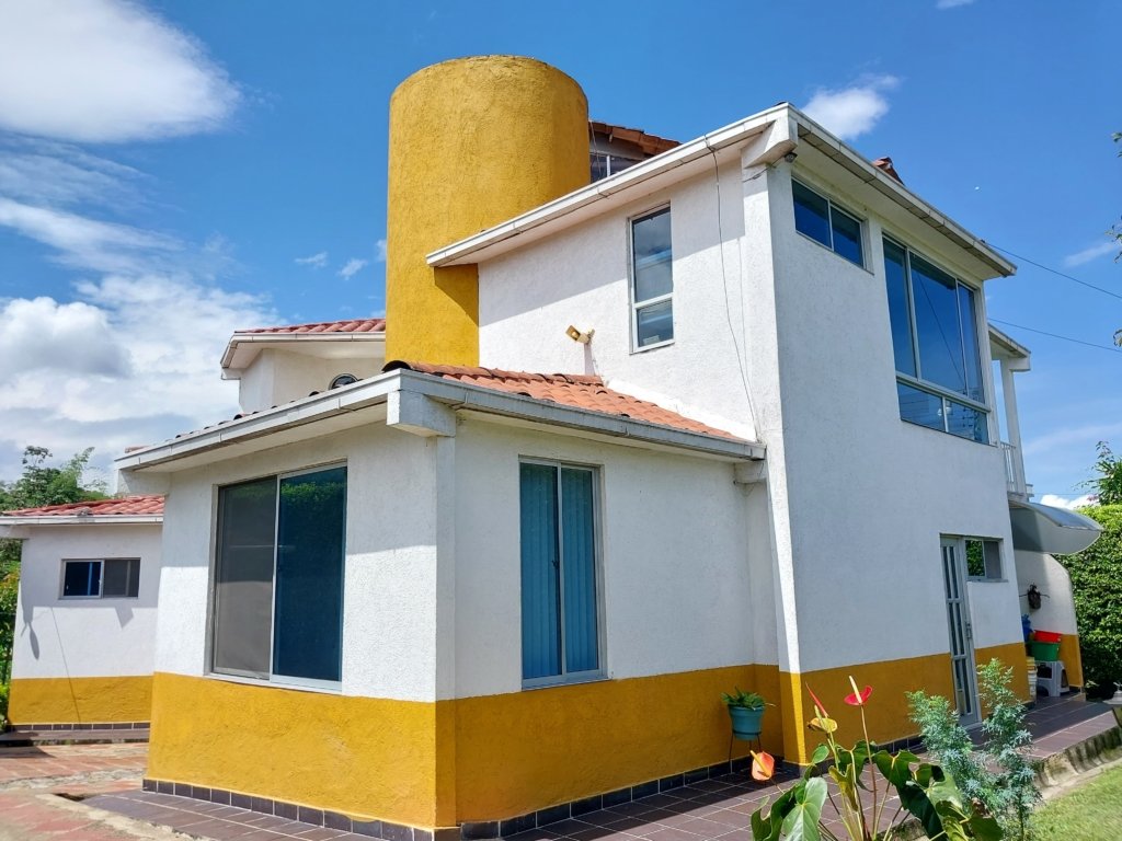 VENTA ESPECTACULAR CASA CAMPESTRE DE DOS PISOS EN BOSACHOQUE FUSAGASUGA