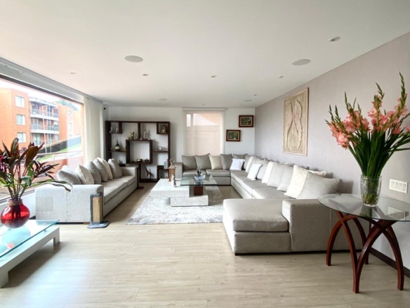Vendo Hermoso Apartamento con 70 M2 de Terrazas en