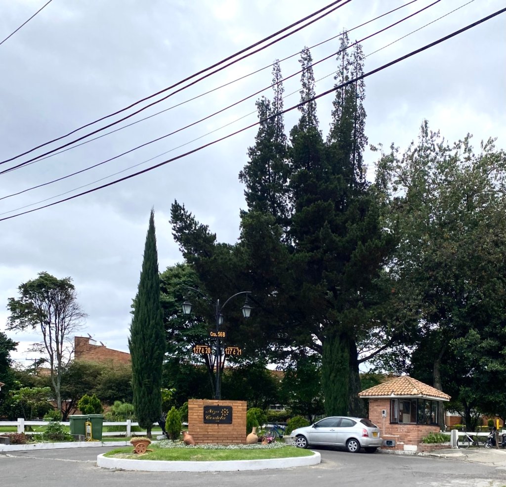 VENDO CASA NIZA CORDOBA 333,30 M2 EXCELENTE PRECIO PARA VIVIR O CONSTRUIR