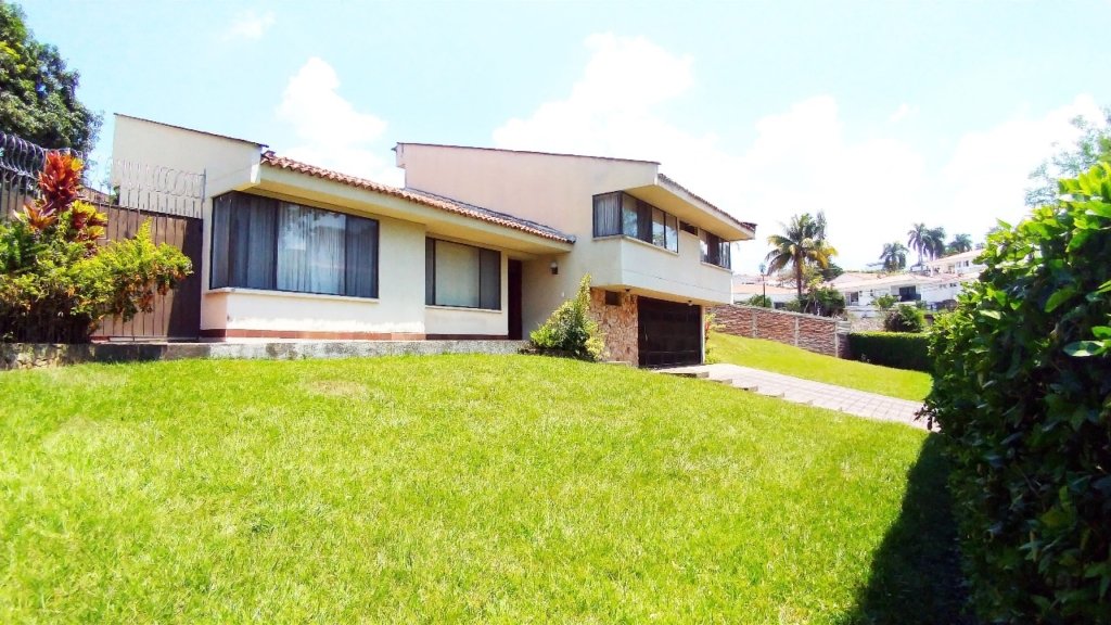CASA CIUDAD JARDIN