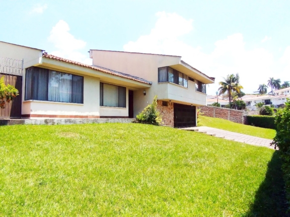 CASA CIUDAD JARDIN