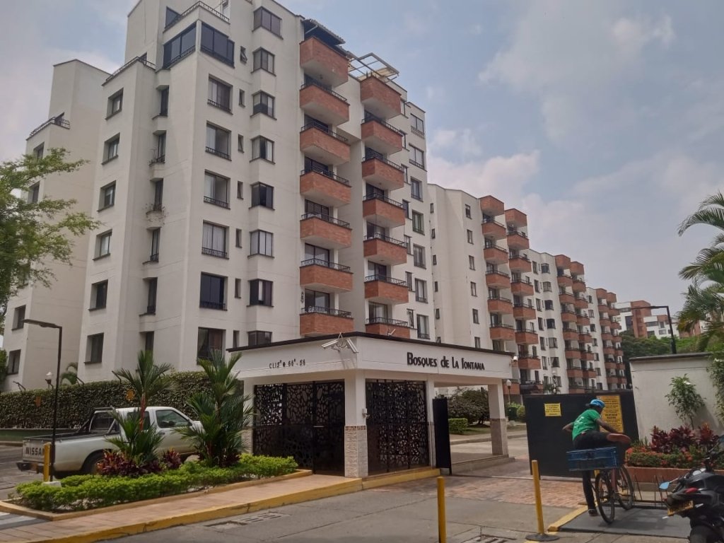 Apartamento en BOSQUES DE LA FONTANA, Cali, excelente ubicación