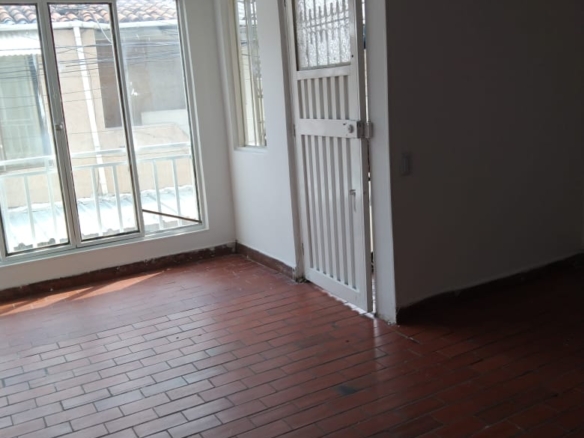 Venta de Casa en Cali en pasaje, excelente precio