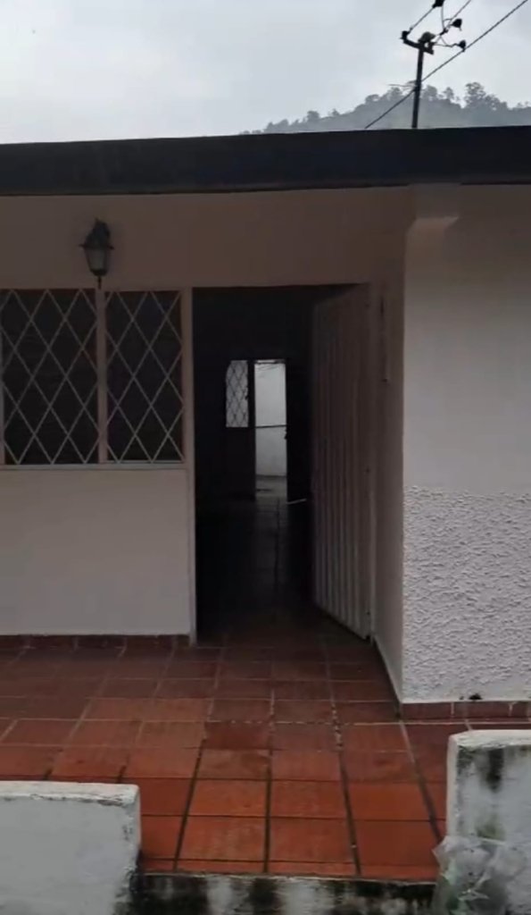 Casa en la urbanización Villaverde, Golondrinas en el municipio de Tona