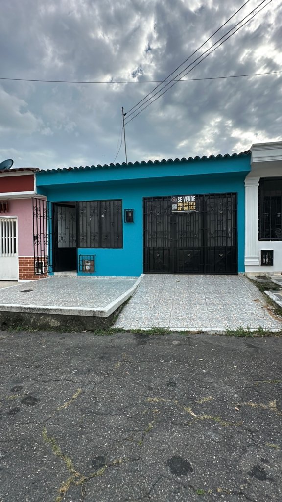 Vendo casa en el emporio Villavicencio