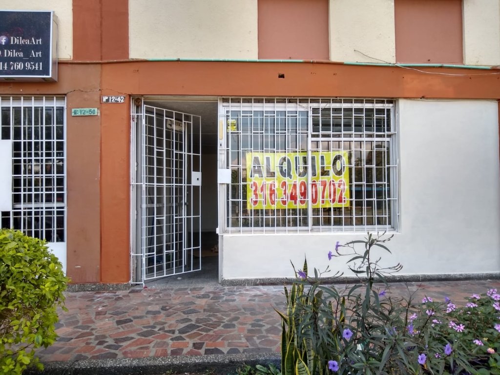 ALQUILO LOCAL COMERCIAL, SOBRE LA CRA. 39, CALI, 30M2, CON AMPLIA ZONA DE PARQUEO, BIEN UBICADO, $900.000 INCLUIDA LA ADMINISTRACION.