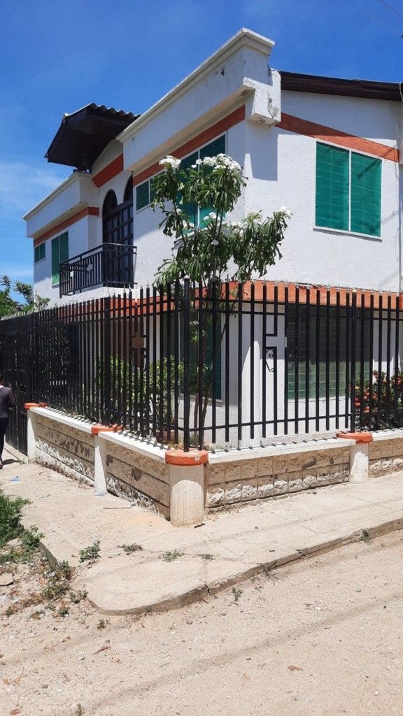 Arriendo casa de 7 alcobas