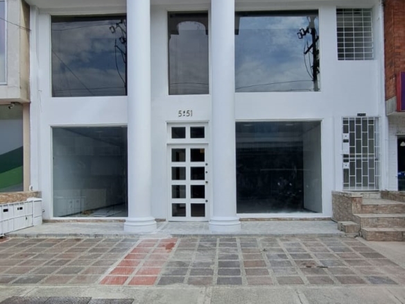 ARRIENDO en Cali LOCAL barrio San Vicente frente al Centro Comercial La Pasarela.