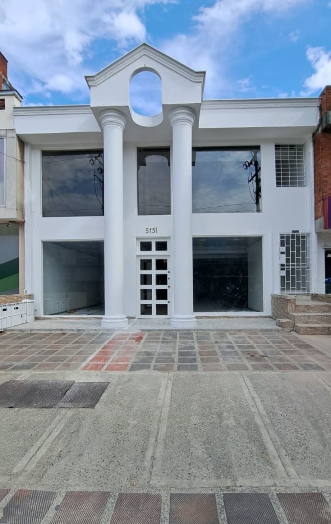 ARRIENDO en Cali LOCAL barrio San Vicente frente al Centro Comercial La Pasarela.