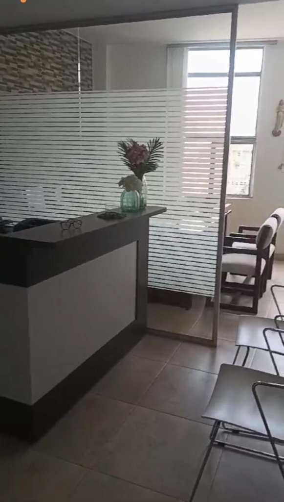 Arriendo Oficina amoblada en el Centro de Cali