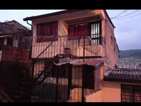 Venta de casa de 3 rentas en San Cayetano Manizales para remodelar,