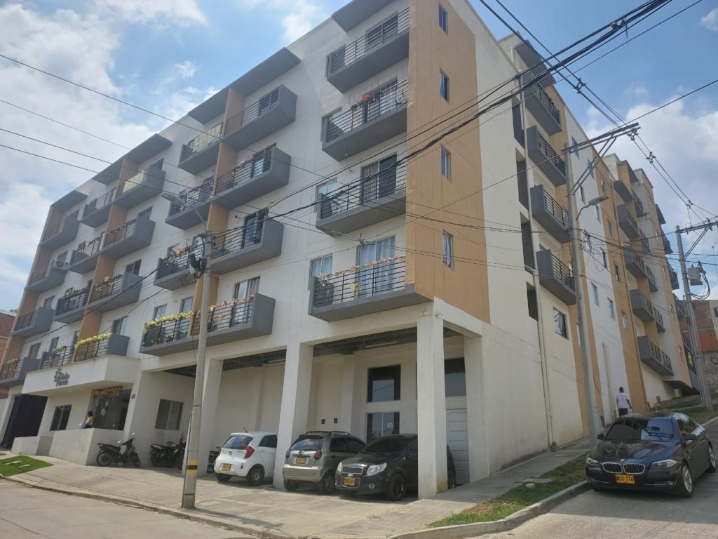 VENTA PARA ESTRENAR APTO QUINTO PISO BALTO PUENTE-YUMBO