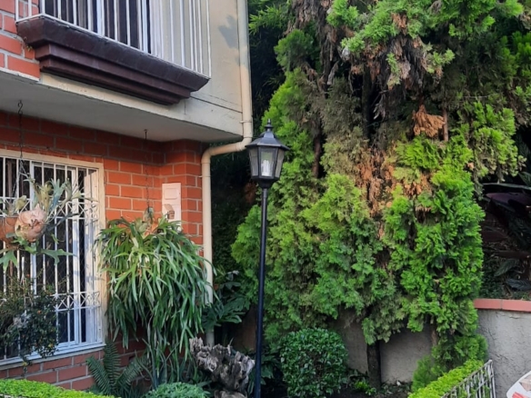 Casa en Calasanz Medellin de 3 pisos