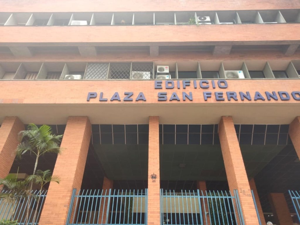 Oficina en Cali en sector de clínicas y consultorios
