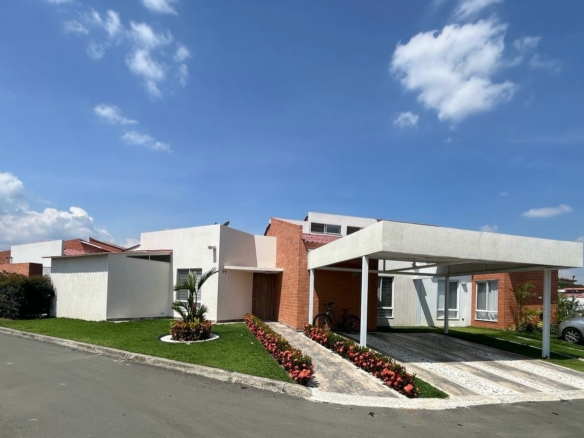 Hermosa Casa en La Morada unidad Vilas Verdes