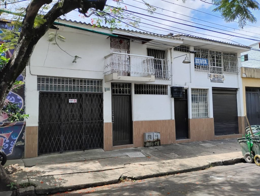 Vendo predio en San Bosco Cali