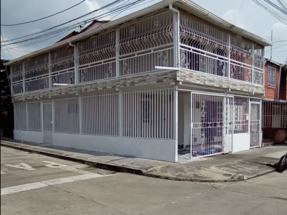 Casa esquinera en Palmira en Molinos de Comfandi