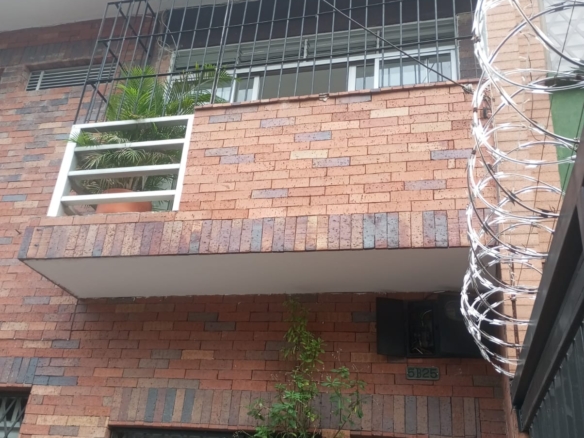 ALQUILO APARTAESTUDIO A solo una cuadra de la Avenida Estación y Avenida Sexta, cerca a todo.