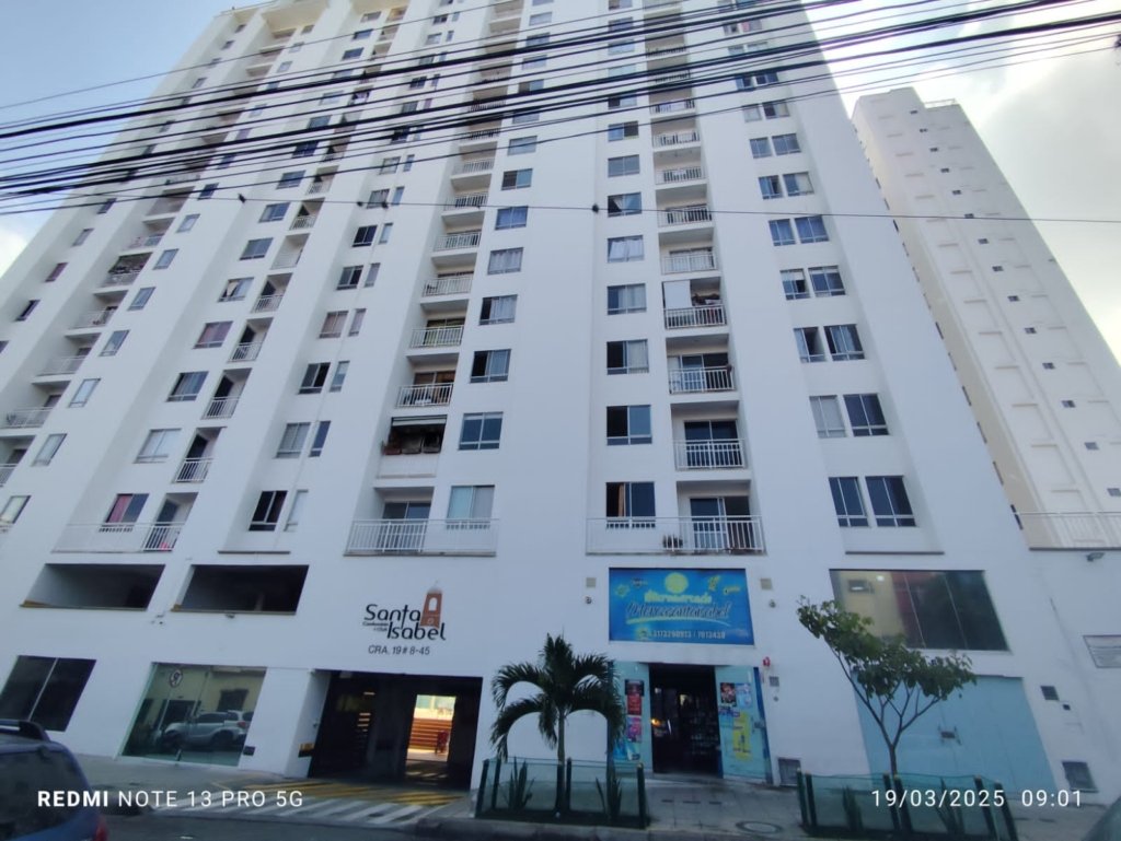 SE VENDE MAGNIFICO APTO EN CONJ. SANTA ISABEL, LOS COMUNEROS !!