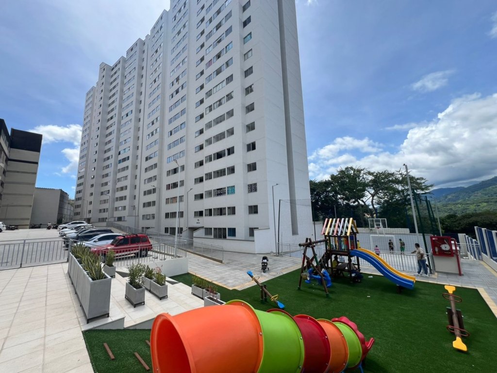 SE VENDE HERMOSO APTO EN CLUB RESIDENCIAL PARQUE CENTRAL!