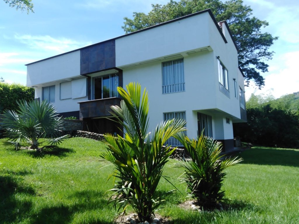 Casa Campestre Condominio Baru Neira Caldas, a 50 minutos de Manizales vía Medellin