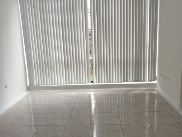 Arriendo de oficina frente a la Clinica Ardila Lulle en vista azul