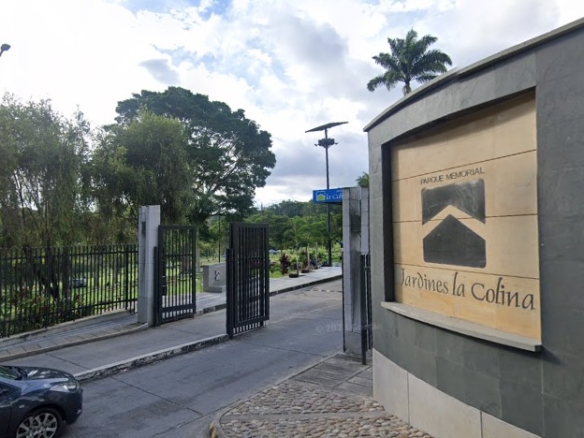 Jardines la Colina, VENDO DOS Lotes Doble con Servicios de Inhumación a Perpetuidad, Bucaramanga