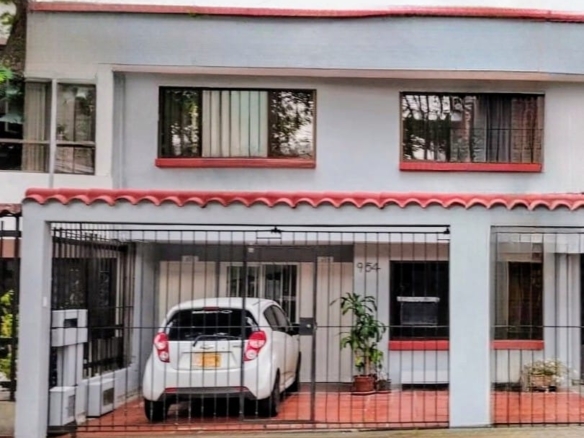 Venta de Casa Multifamiliar – Excelente Oportunidad de Inversión