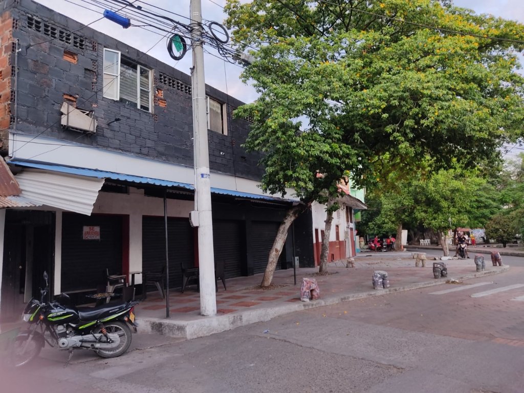 Venpermuto predio comercial en Girardot Cundinamarca