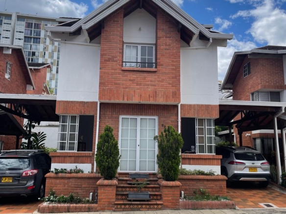 Casa ubicada en el Barrio Cañaveral Club House 1