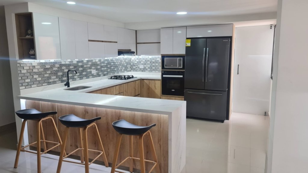 Venta de hermoso apartamento en los Colores