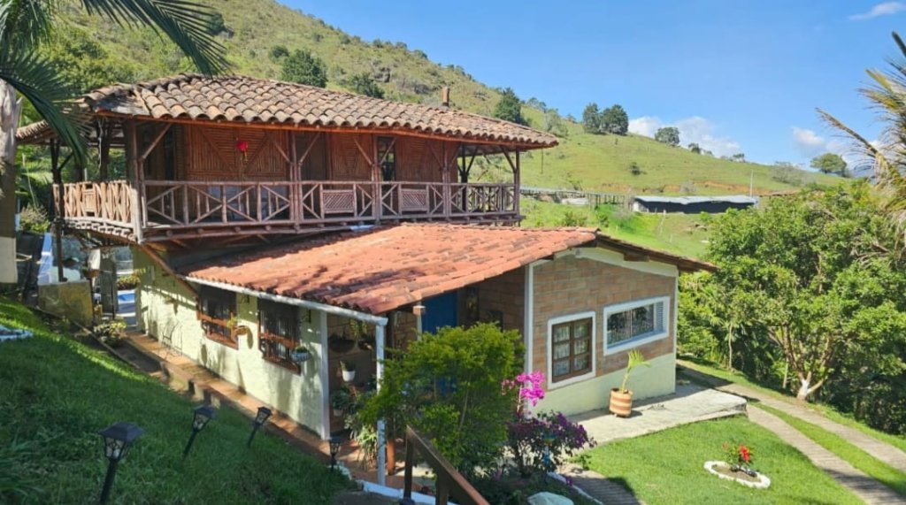 Encantadora Casa Campestre en Altos de Villa Roca, Copacabana, Antioquia