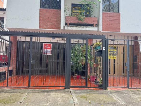 Venta de Primer Piso en casa BIFAMILIAR al sur de cali. Pampalinda