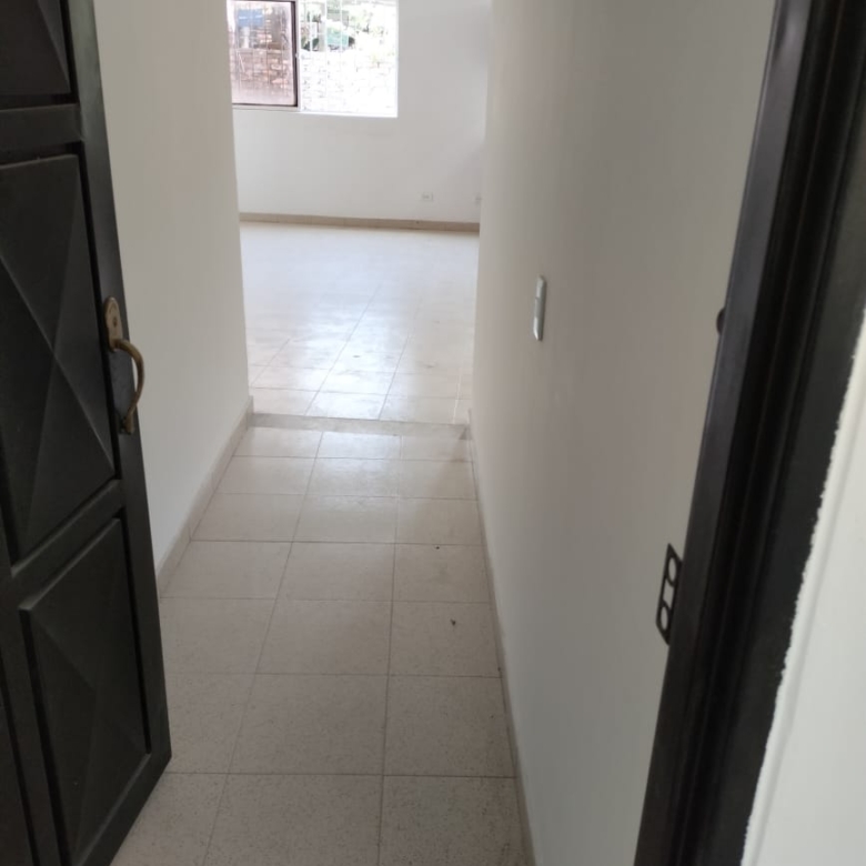 VENDO EXCELENTE EDIFICIO 3 PISOS BARRIO CALDAS