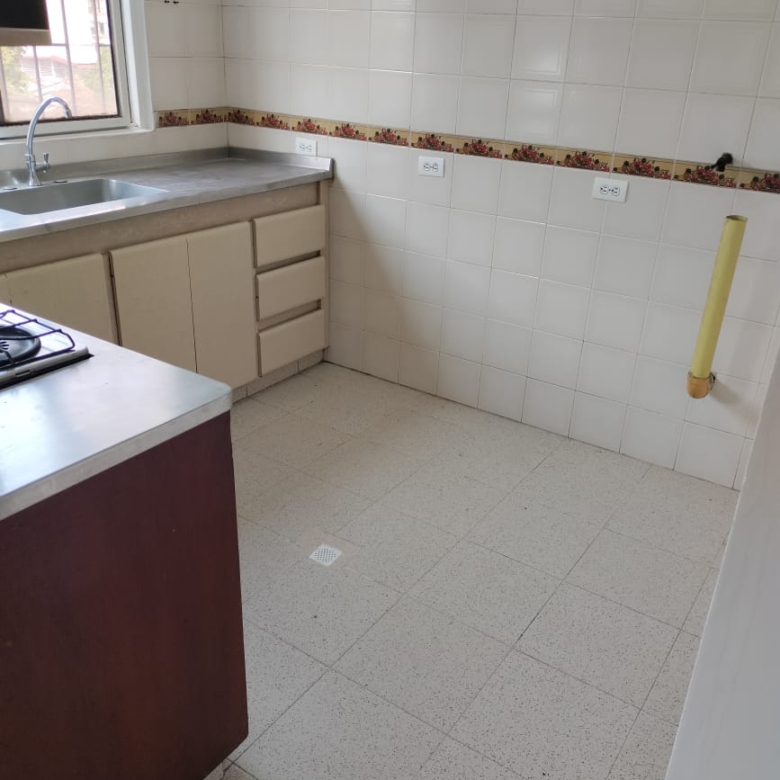 VENDO EXCELENTE EDIFICIO 3 PISOS BARRIO CALDAS