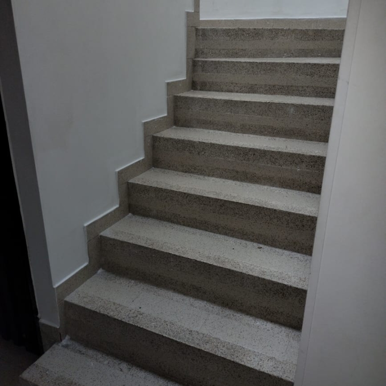 VENDO EXCELENTE EDIFICIO 3 PISOS BARRIO CALDAS