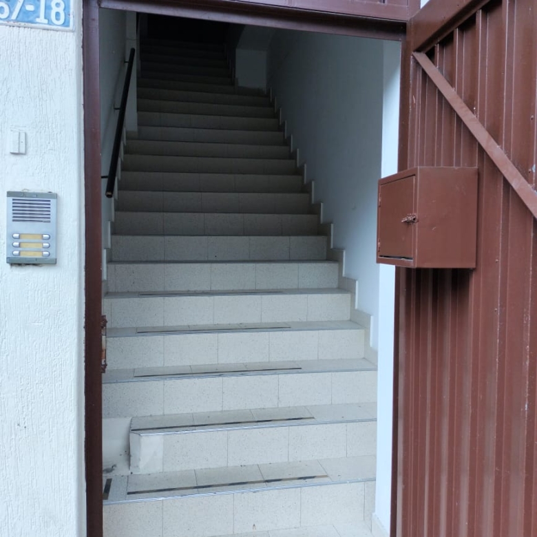 VENDO EXCELENTE EDIFICIO 3 PISOS BARRIO CALDAS