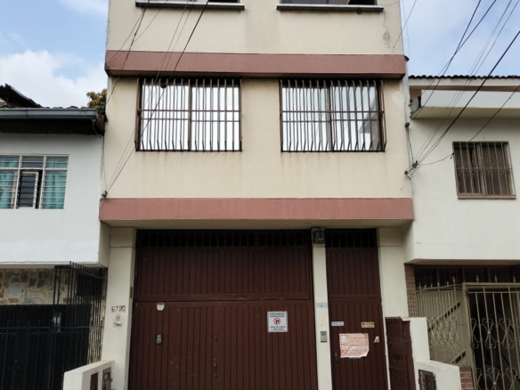 VENDO EXCELENTE EDIFICIO 3 PISOS BARRIO CALDAS
