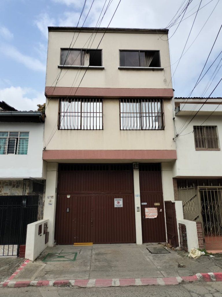 VENDO EXCELENTE EDIFICIO 3 PISOS BARRIO CALDAS