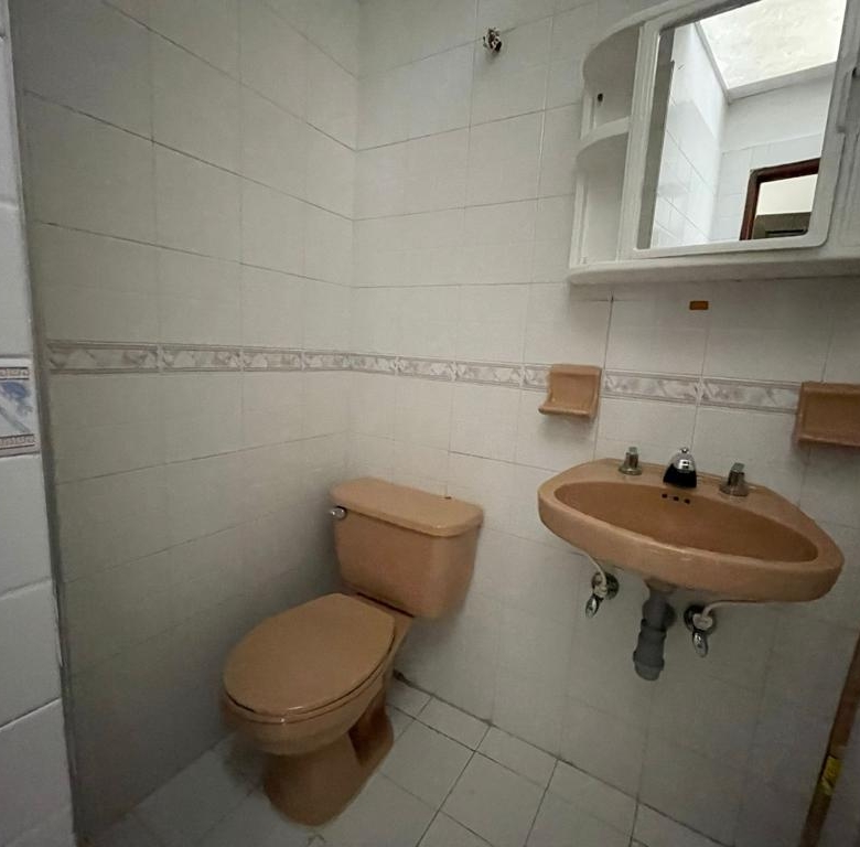VENDO EXCELENTE EDIFICIO 3 PISOS BARRIO CALDAS