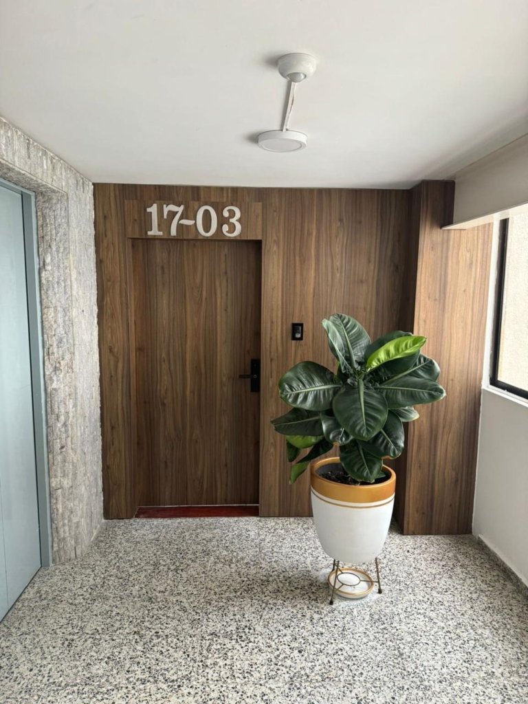 VENDO SUPER COMODO PENTH HOUSE CON EXCELENTE VISTA A CALI