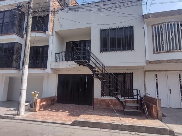 Casa en Venta – Urbanización El Bosque, Palmira