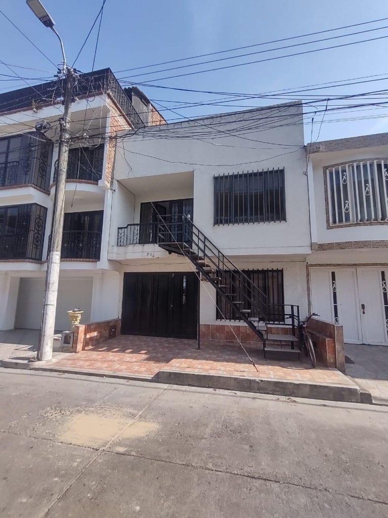 Casa en Venta – Urbanización El Bosque, Palmira