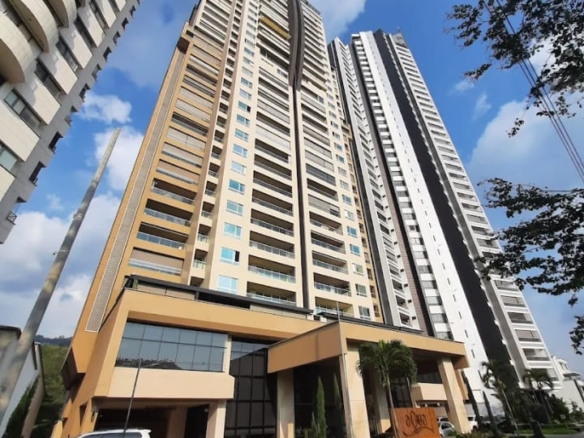 APARTAMENTO DE LUJO EN VENTA – AQUA TOWER, CABECERA
