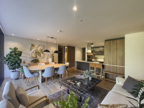 Venta de moderno Apartamento en Las Palmas Medellin